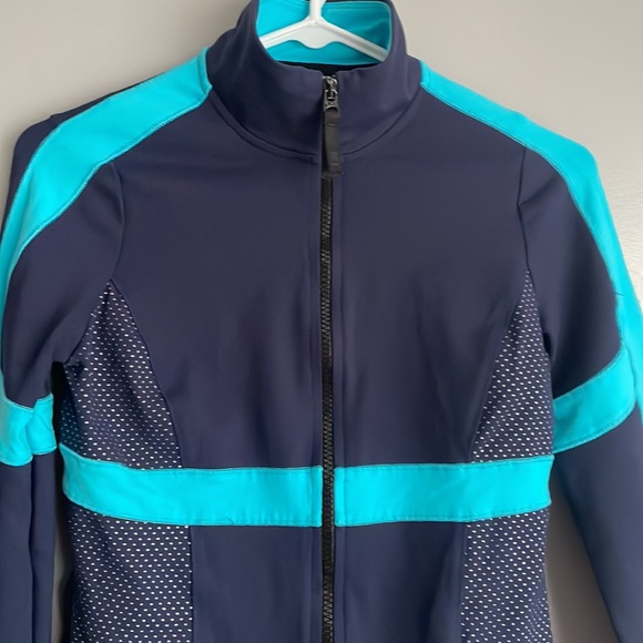 Two pieces ( top and blazer) size S - Picture 4 of 10